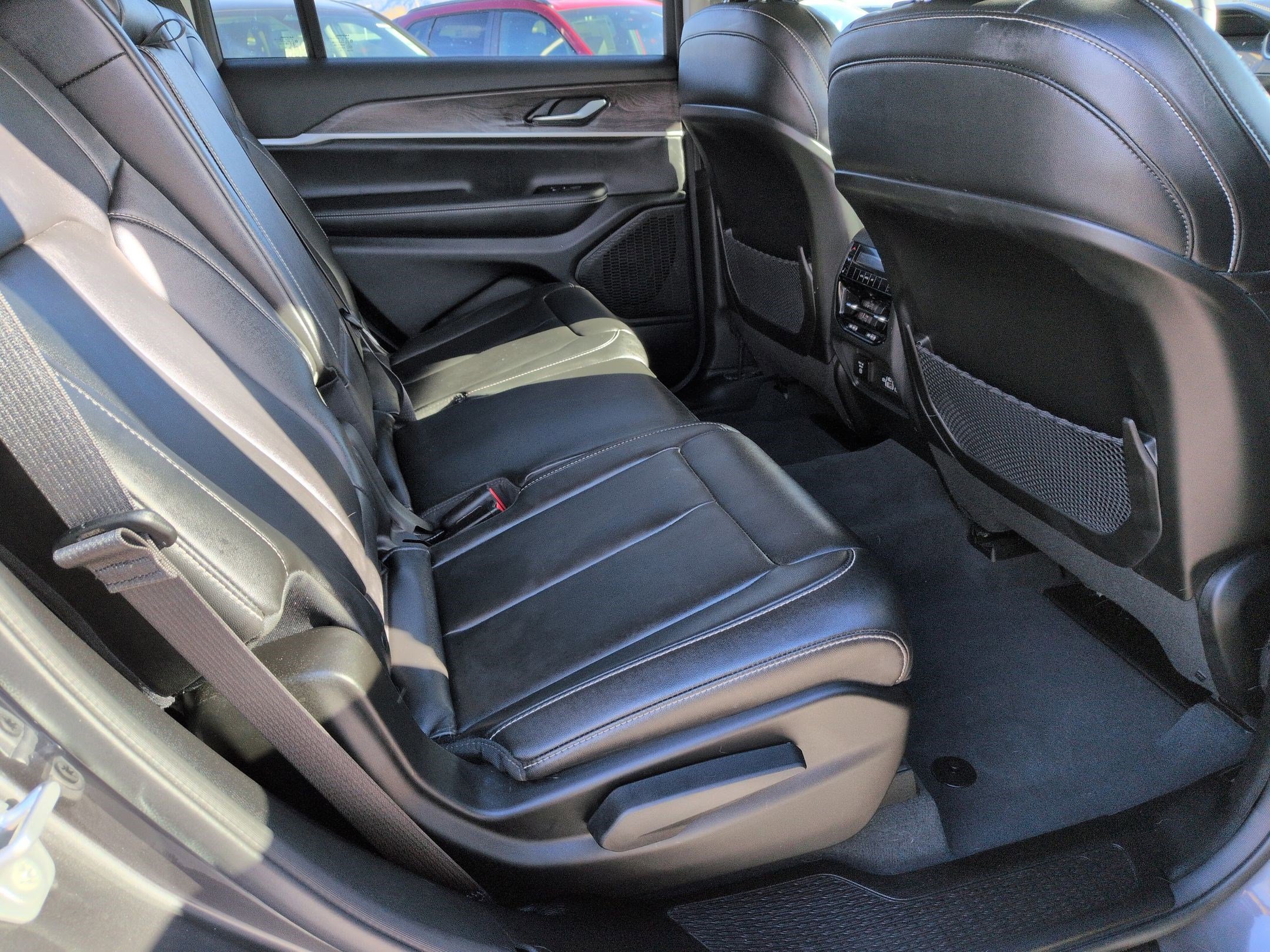 Used 2023 Jeep Grand Cherokee L Limited w/ Trailer Tow Group (B) image 32