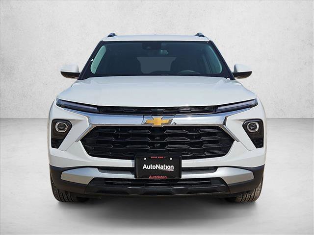 Used 2025 Chevrolet TrailBlazer LT image 2