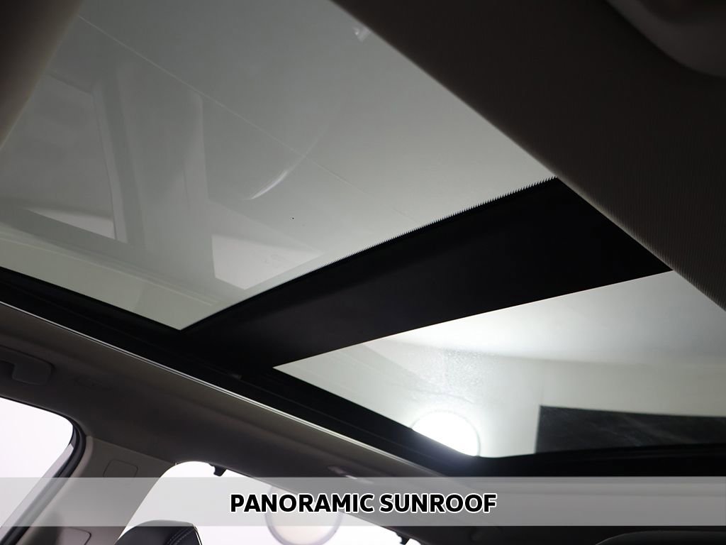 Used 2022 Nissan Rogue Platinum w/ Head-Up Display Package AWD/4WD image 4