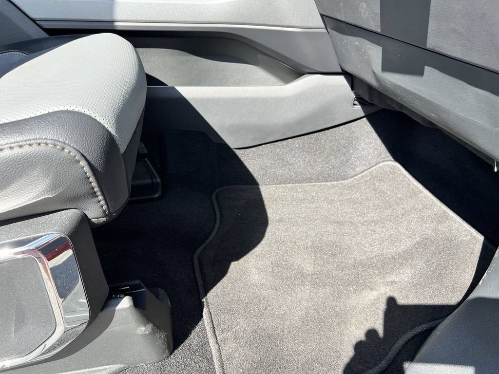 New 2023 Ford F150 Lightning Lariat AWD/4WD image 24