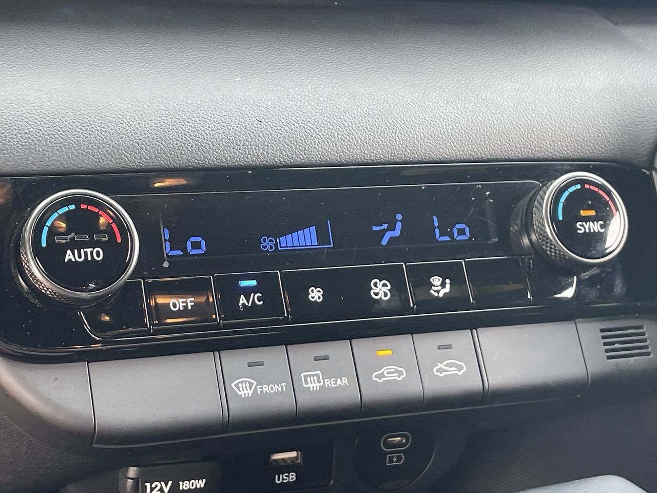 Certified 2025 Hyundai Elantra Sport image 26