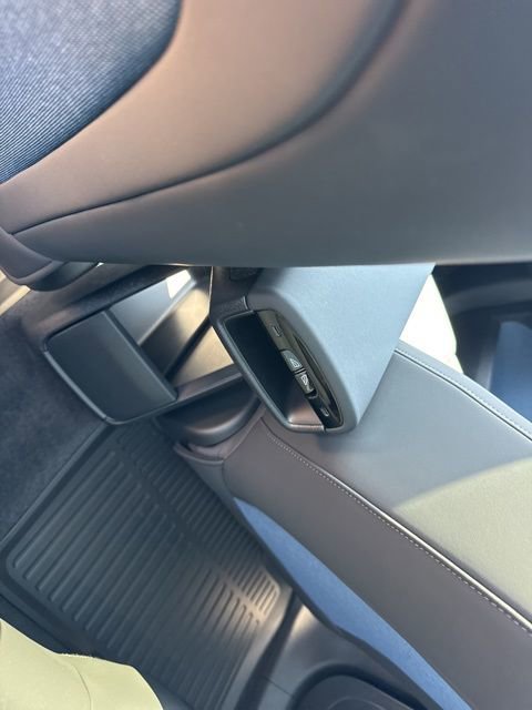 New 2025 Volvo EX30 Plus w/ Protection Package Premier image 20