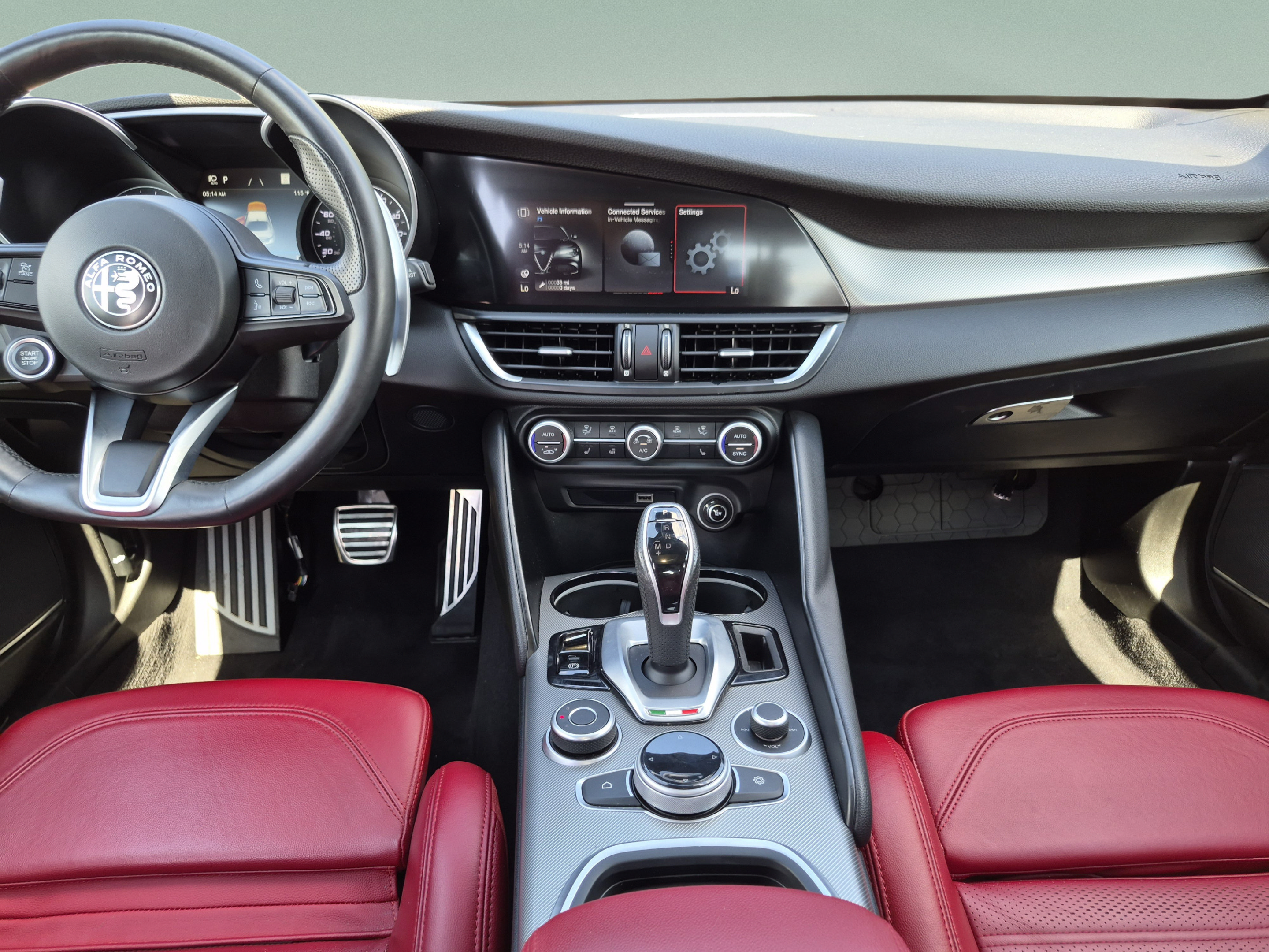 Used 2022 Alfa Romeo Giulia Veloce RWD image 25