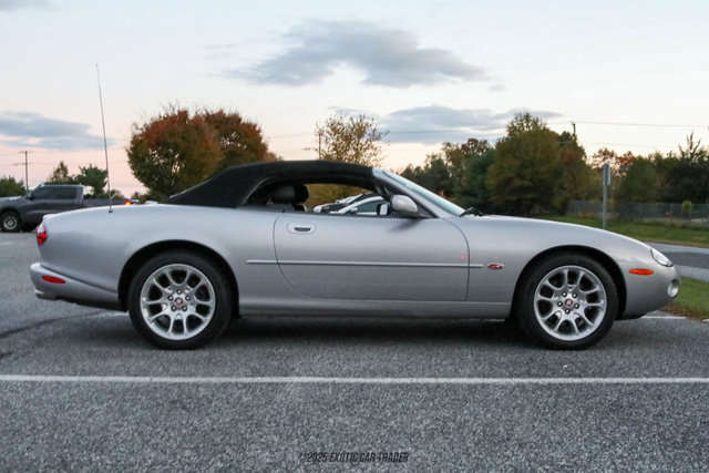 Used 2001 Jaguar XK8 Convertible RWD image 15