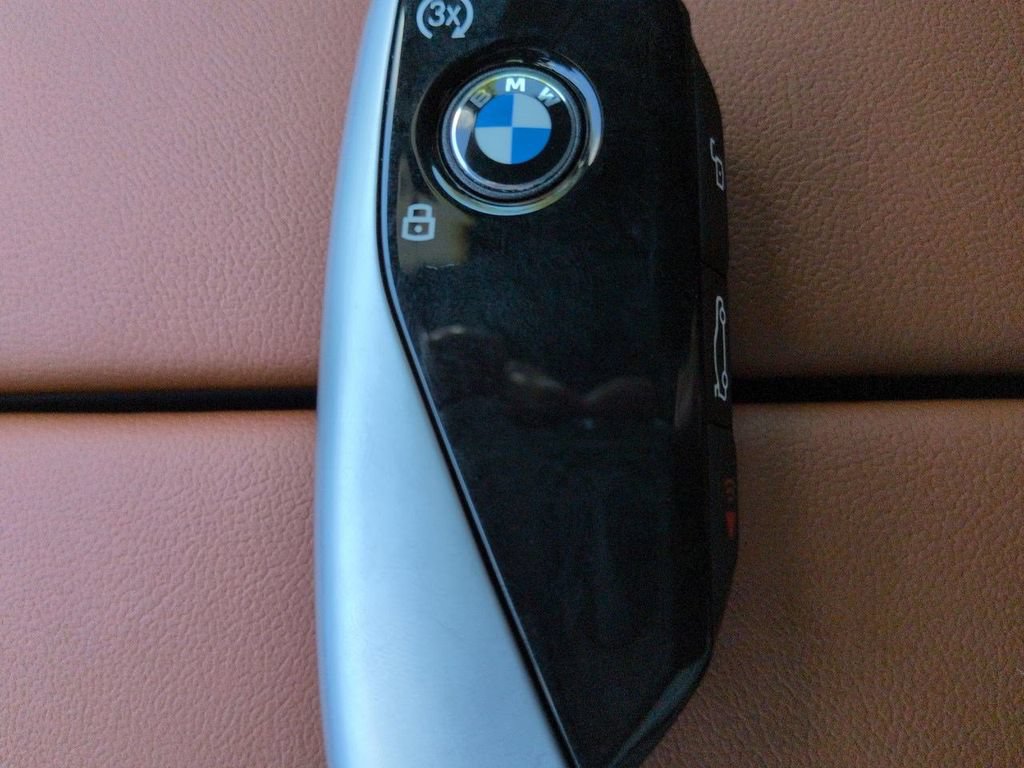 New 2026 BMW ALPINA XB7 AWD/4WD image 30