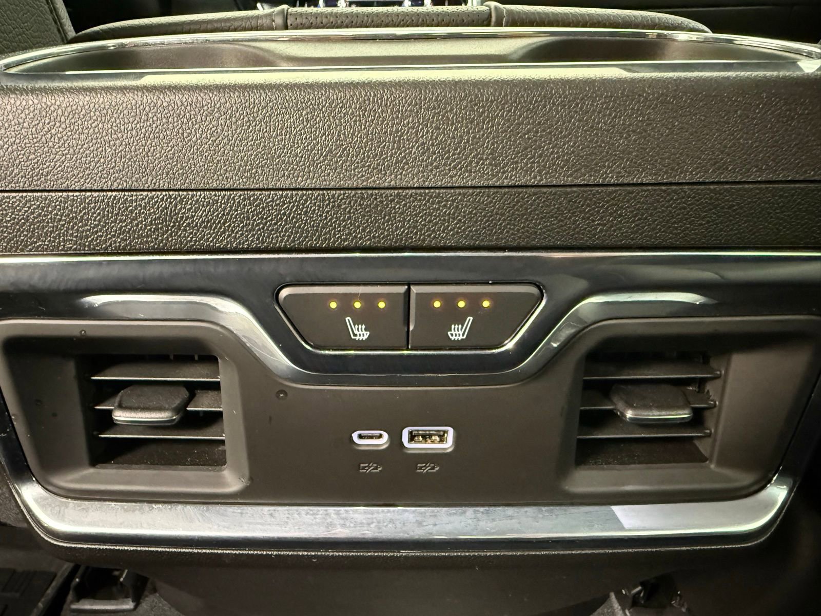 Used 2024 GMC Sierra 2500 Denali w/ Denali Reserve Package image 29