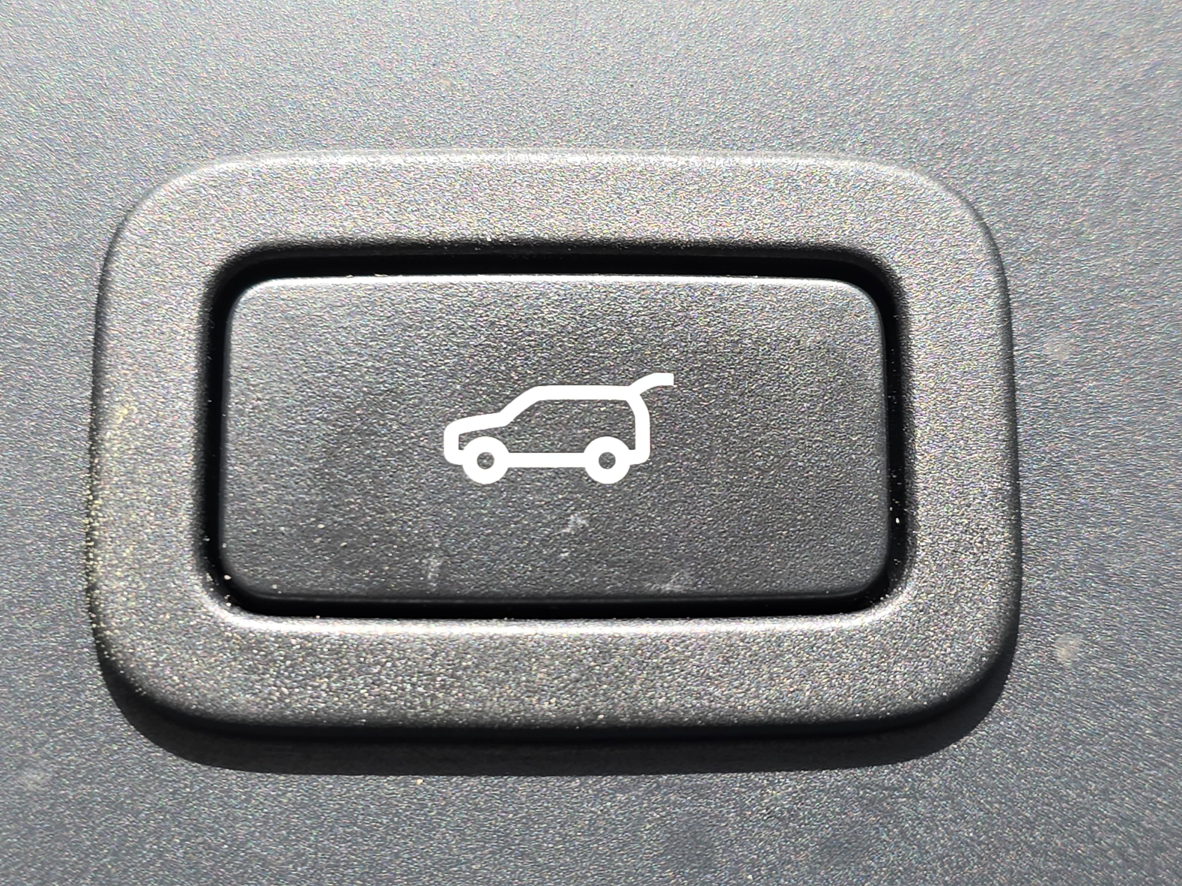 Used 2021 Land Rover Range Rover Velar S image 13