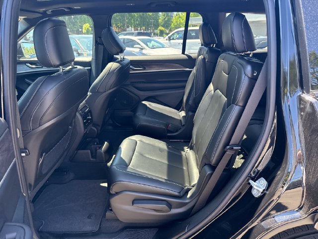 New 2025 Jeep Grand Cherokee L Limited w/ Black Appearance Package AWD/4WD image 14