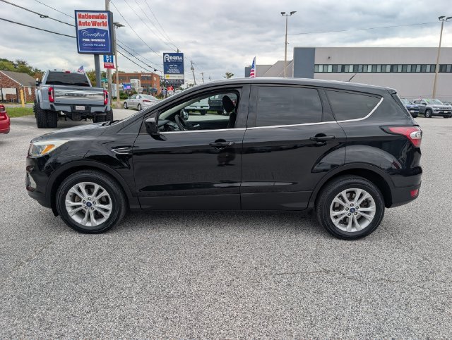 Used 2017 Ford Escape SE FWD image 2