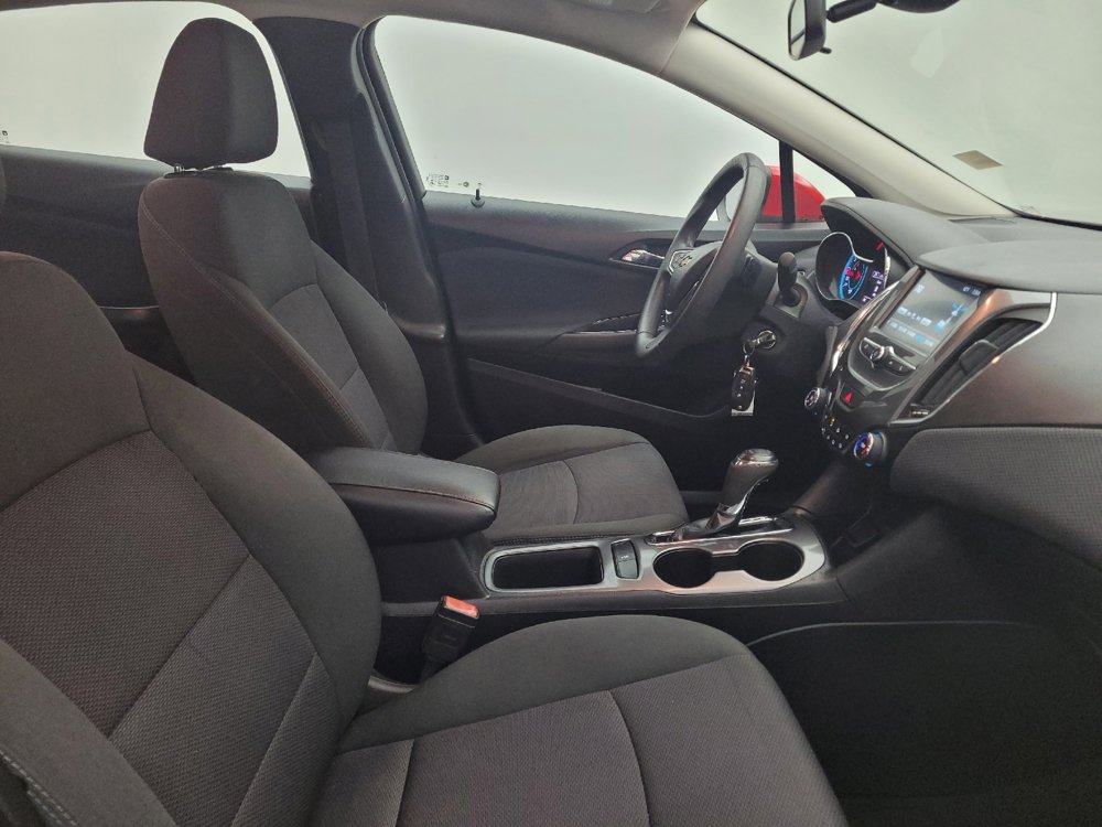 Used 2017 Chevrolet Cruze LT FWD image 21