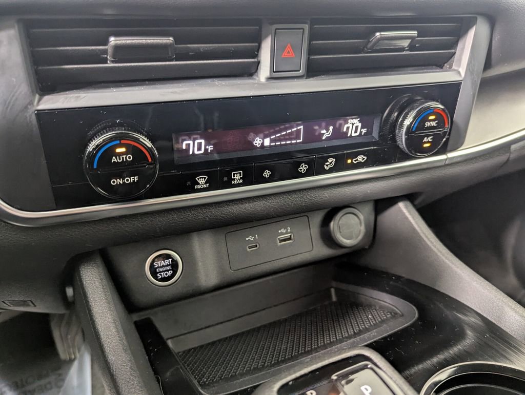 Used 2023 Nissan Rogue SV image 19