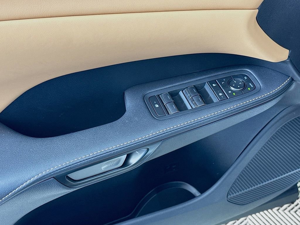 Used 2025 Lexus RX 350 Premium w/ Accessory Package (Z1) image 18