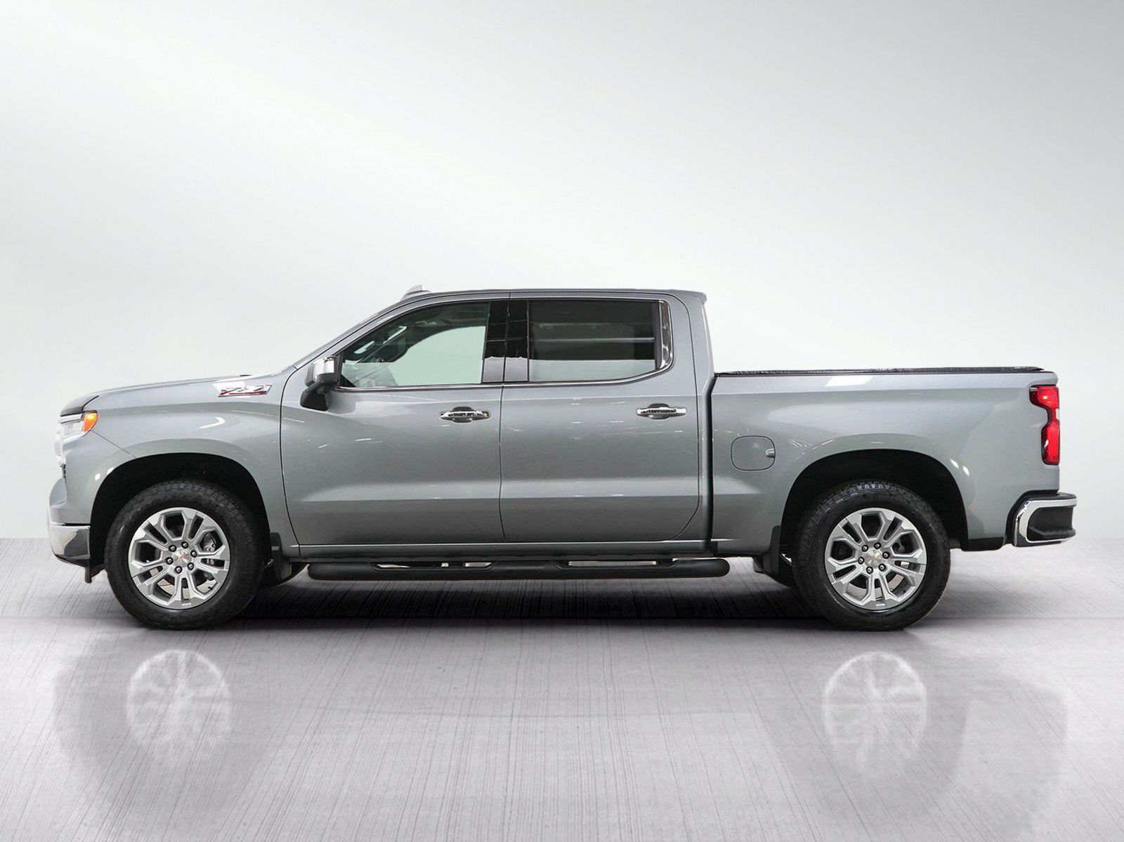 Used 2025 Chevrolet Silverado 1500 LTZ w/ LTZ Premium Package AWD/4WD image 2