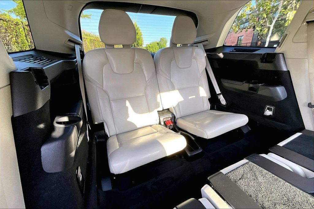 Certified 2023 Volvo XC90 T8 Ultimate AWD/4WD image 38