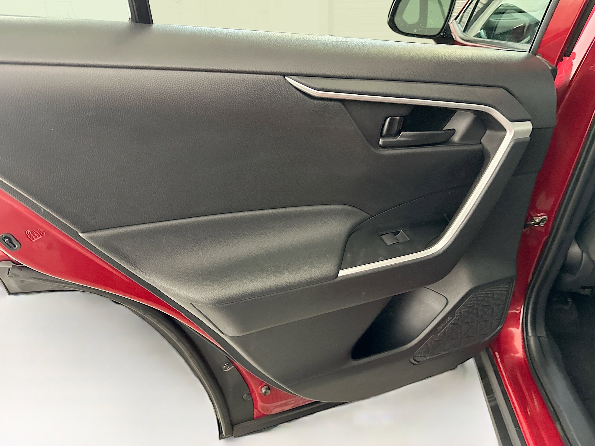 Used 2024 Toyota RAV4 LE image 27