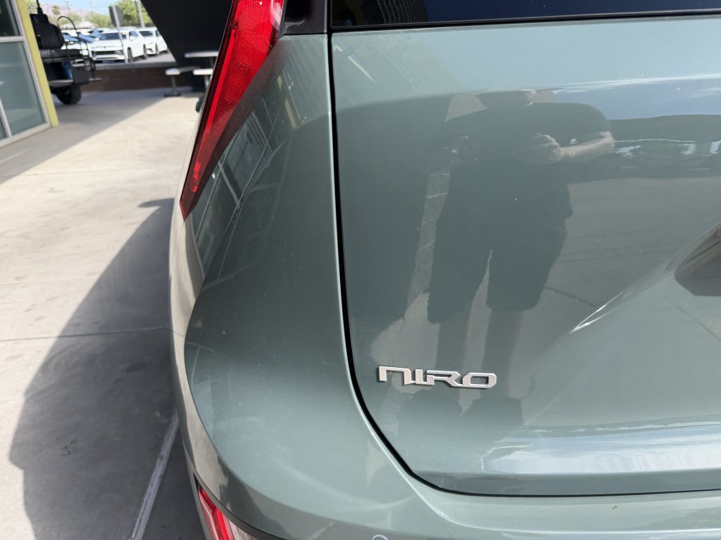 Used 2024 Kia Niro EX FWD image 14