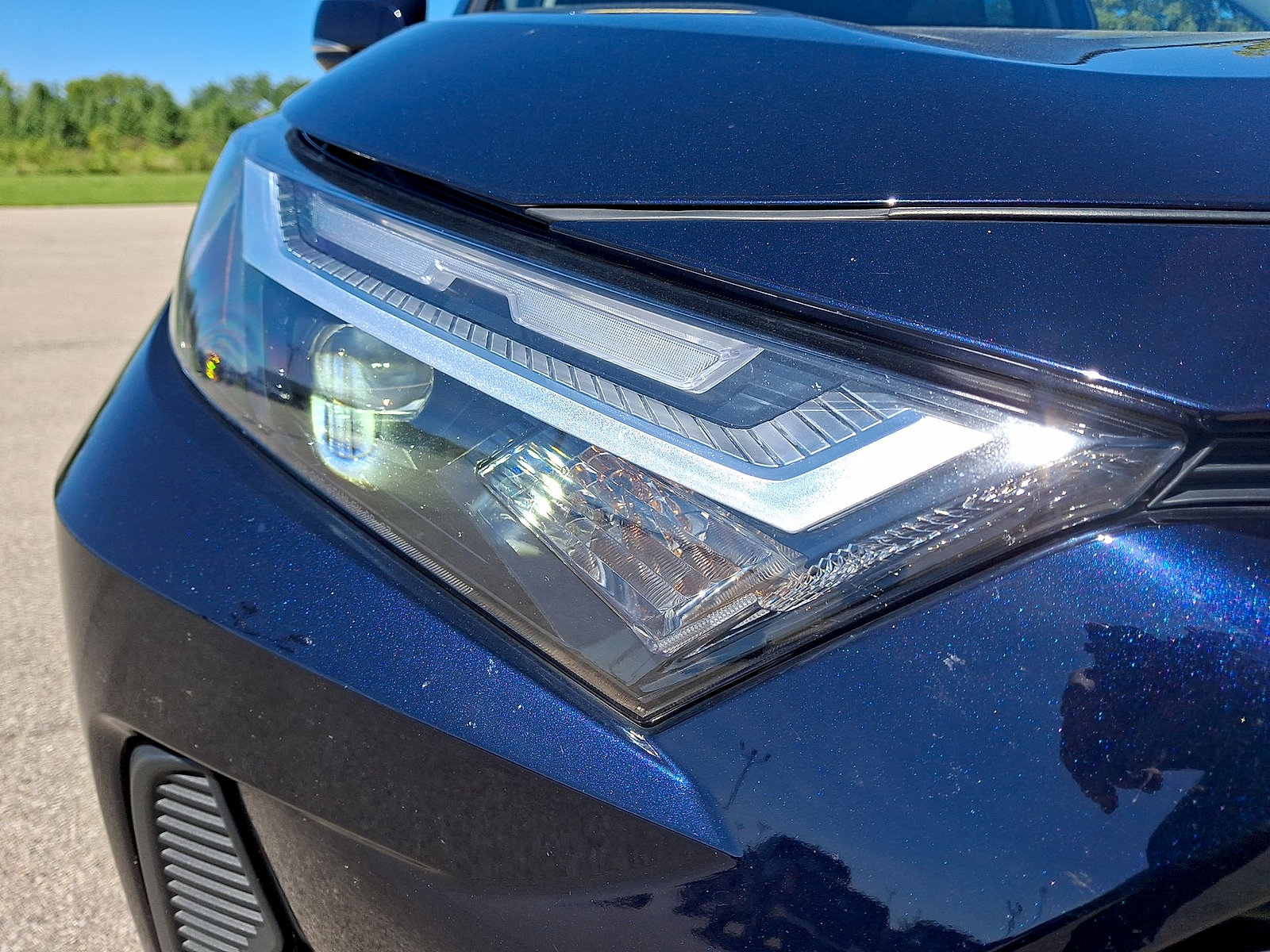 Used 2022 Toyota RAV4 XLE w/ Convenience Package FWD image 28