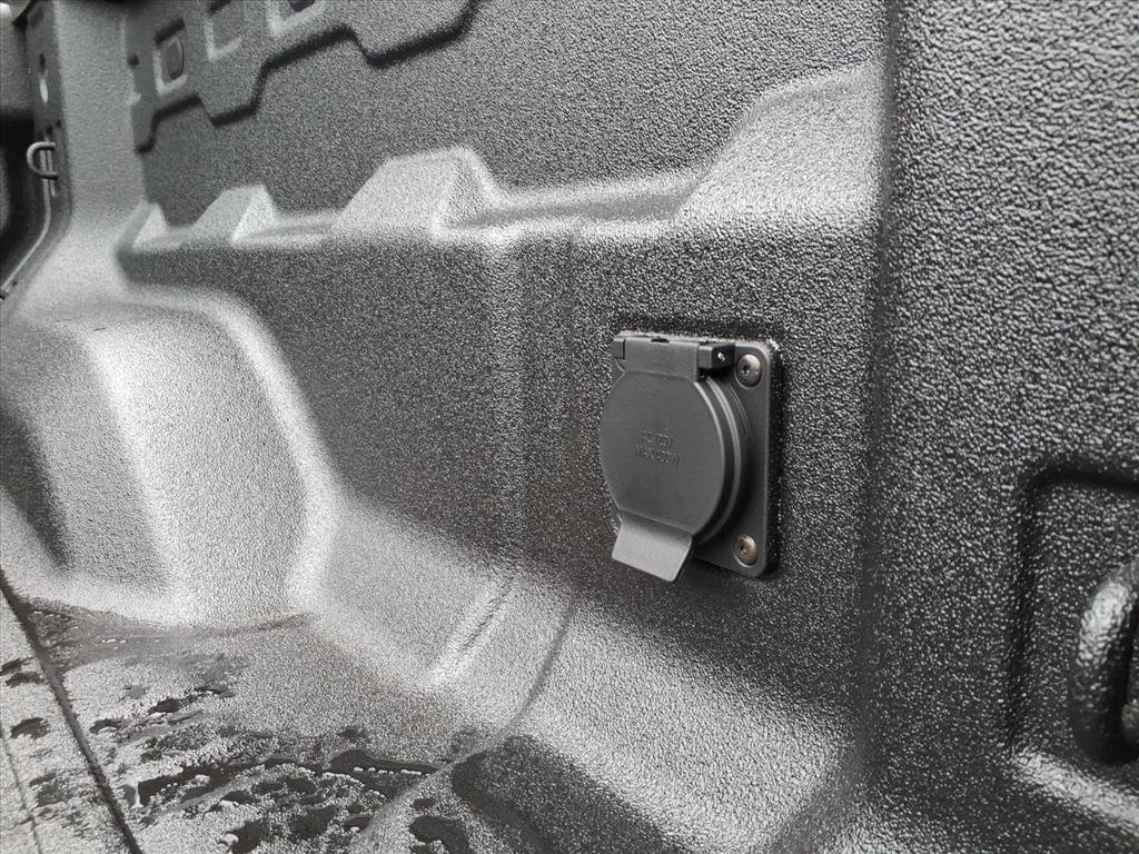 New 2026 GMC Canyon Elevation w/ Convenience Package image 5