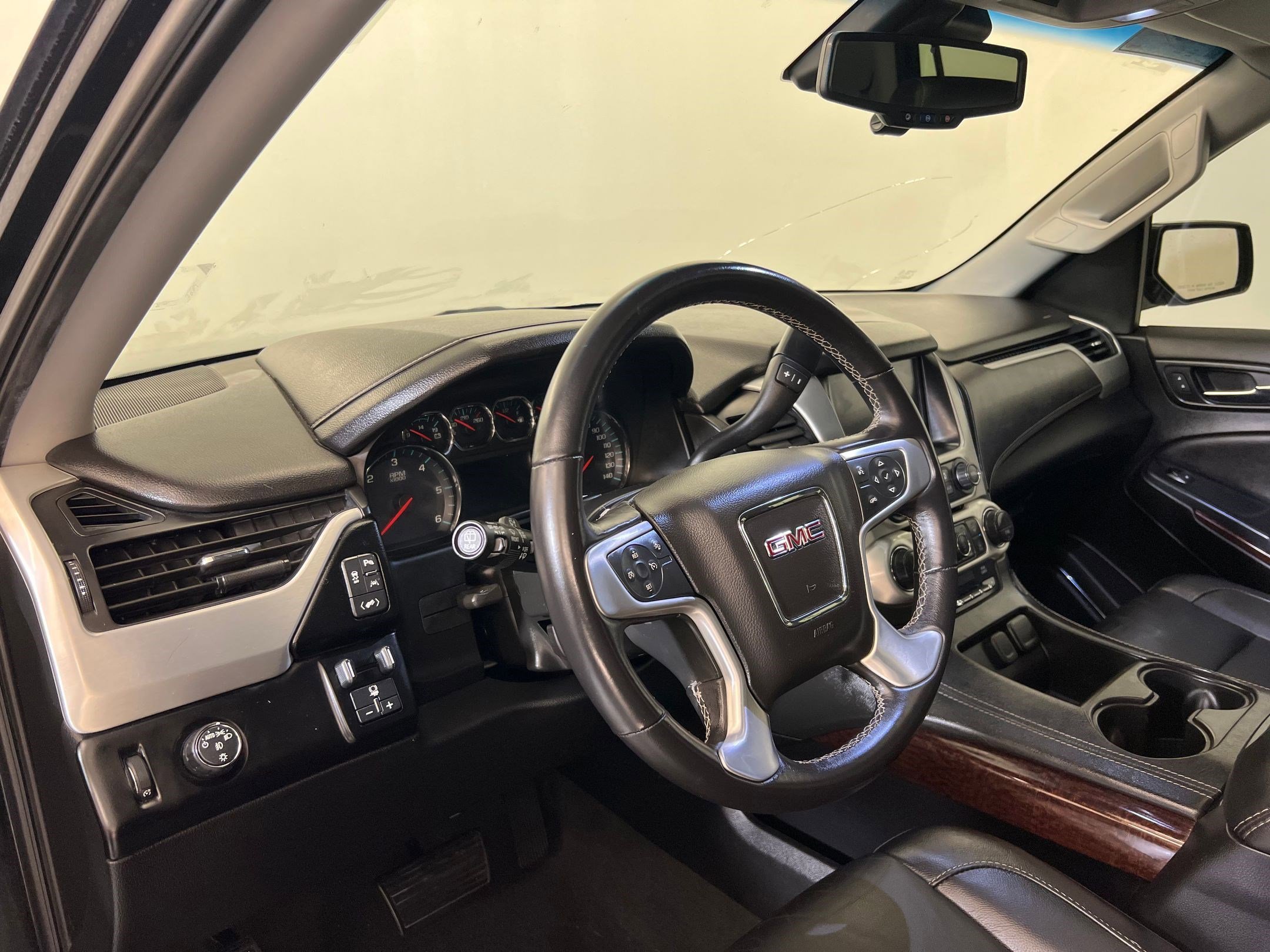 Used 2020 GMC Yukon SLT w/ Value Plus Edition image 4