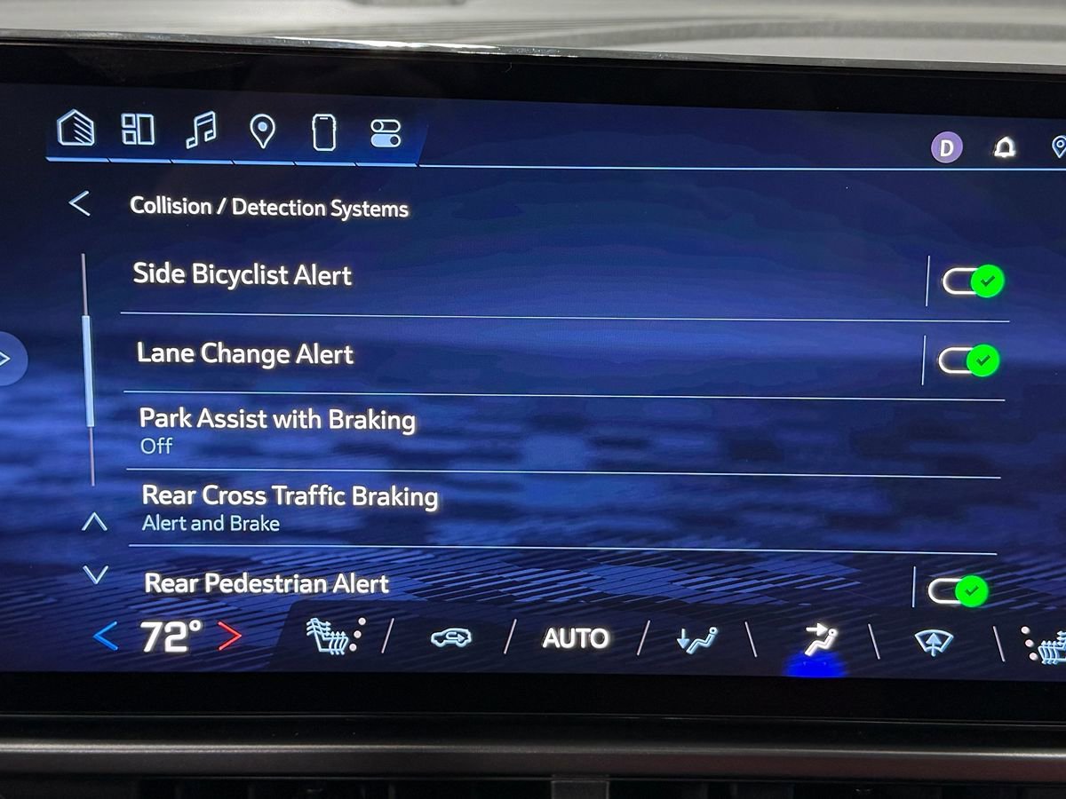 Used 2025 Chevrolet Equinox EV RS FWD image 30