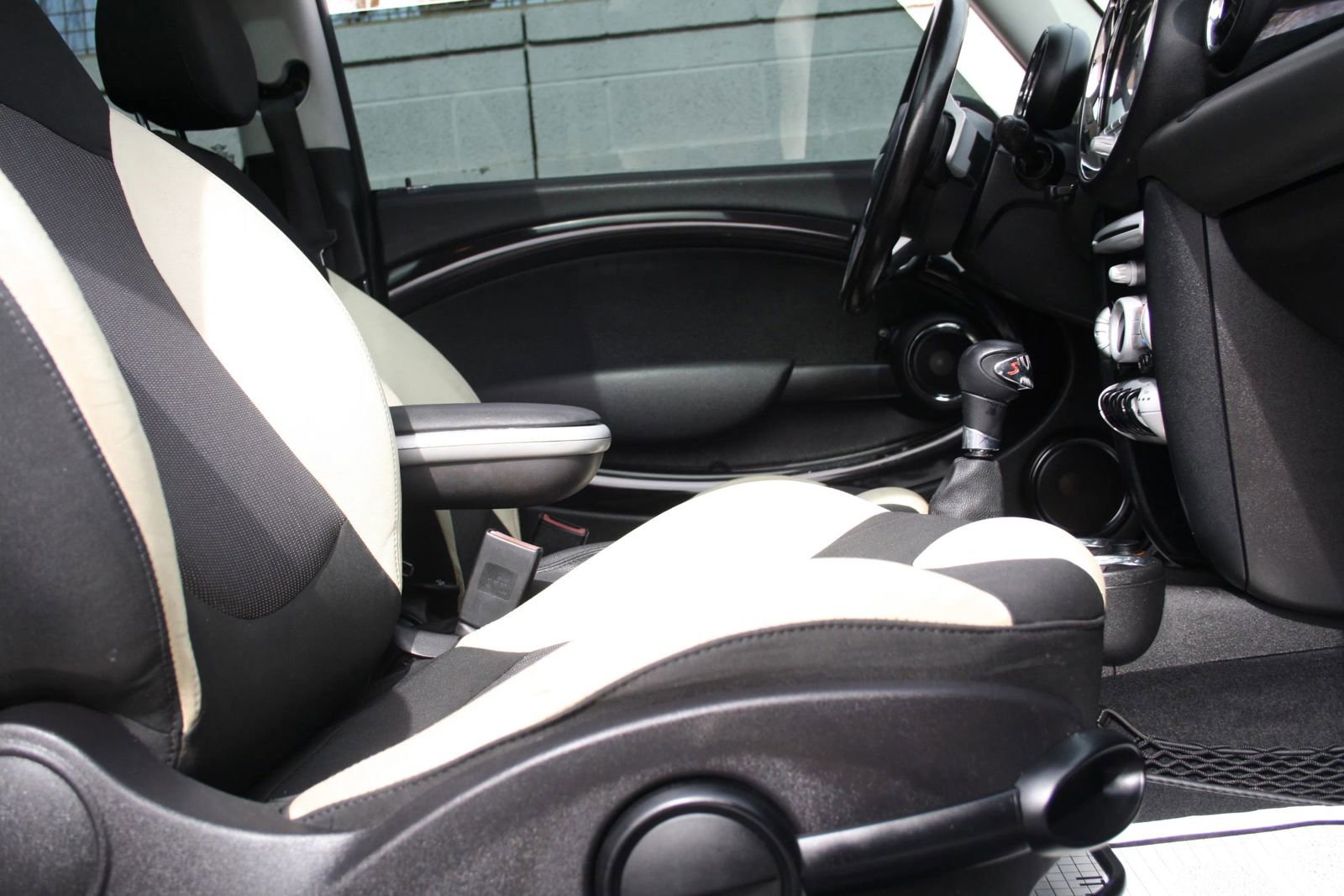 Used 2010 MINI Cooper Clubman S image 8