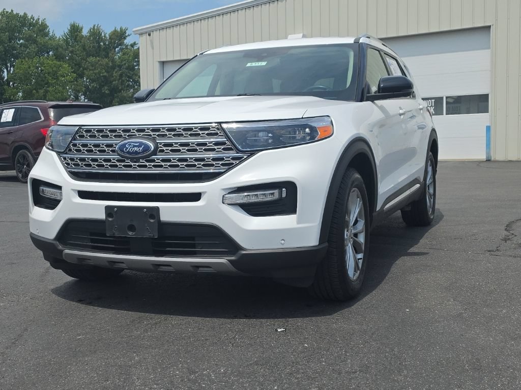 Used 2021 Ford Explorer Limited w/ Equipment Group 301A AWD/4WD image 3
