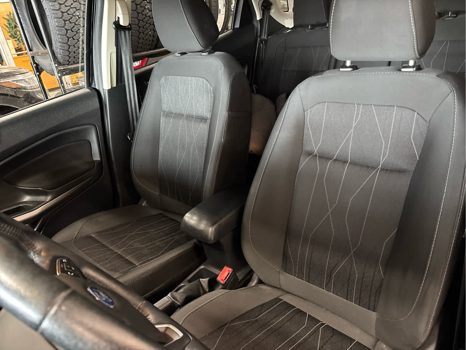 Used 2020 Ford EcoSport SE w/ SE Convenience Package image 29