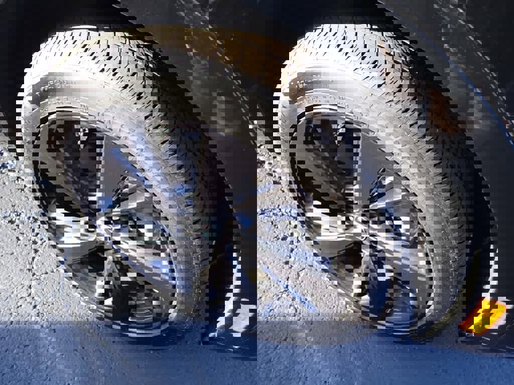 Used 2025 Buick Envision Sport Touring image 11