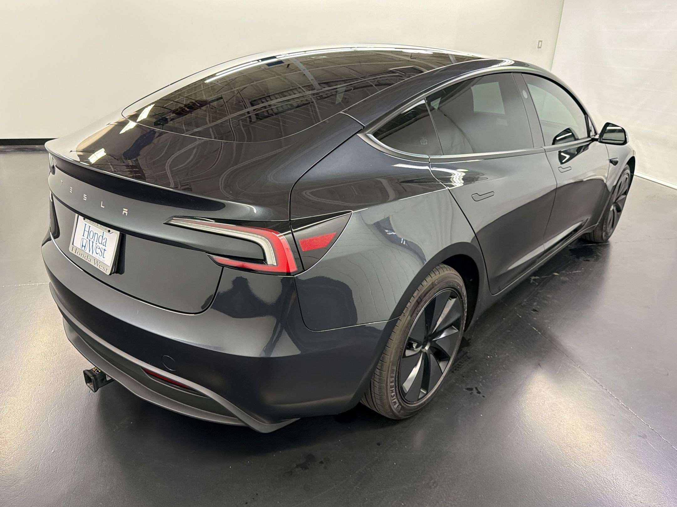 Used 2025 Tesla Model 3 Long Range RWD image 9