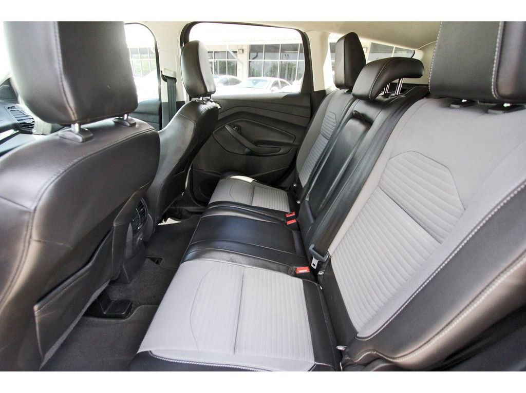 Used 2018 Ford Escape SE w/ SE Sport Appearance Package FWD image 14