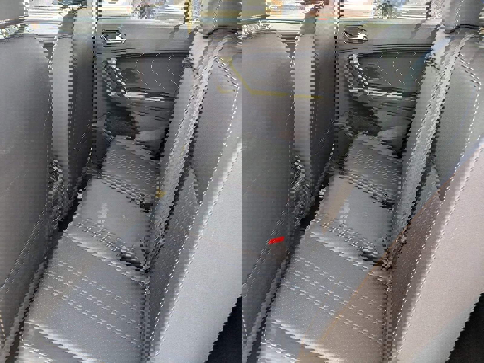 Used 2024 Volkswagen Tiguan SE image 22