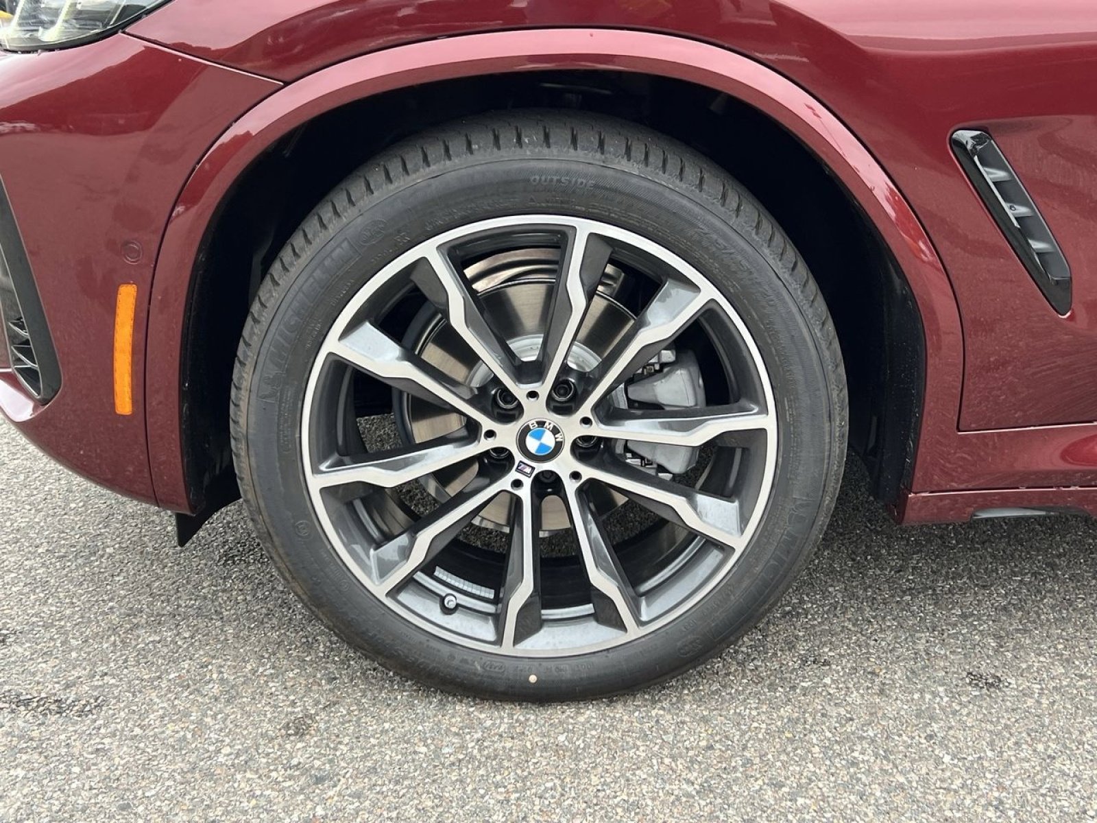 New 2025 BMW X4 xDrive30i w/ Premium Package image 9