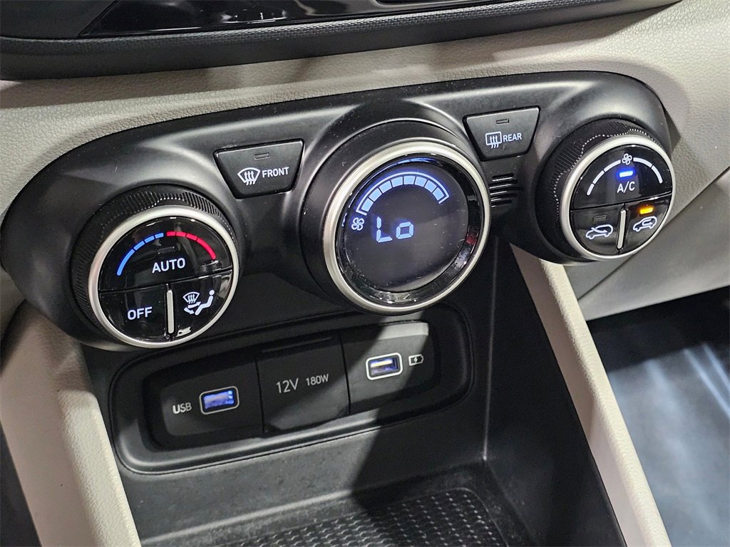 Used 2022 Hyundai Venue SEL image 29