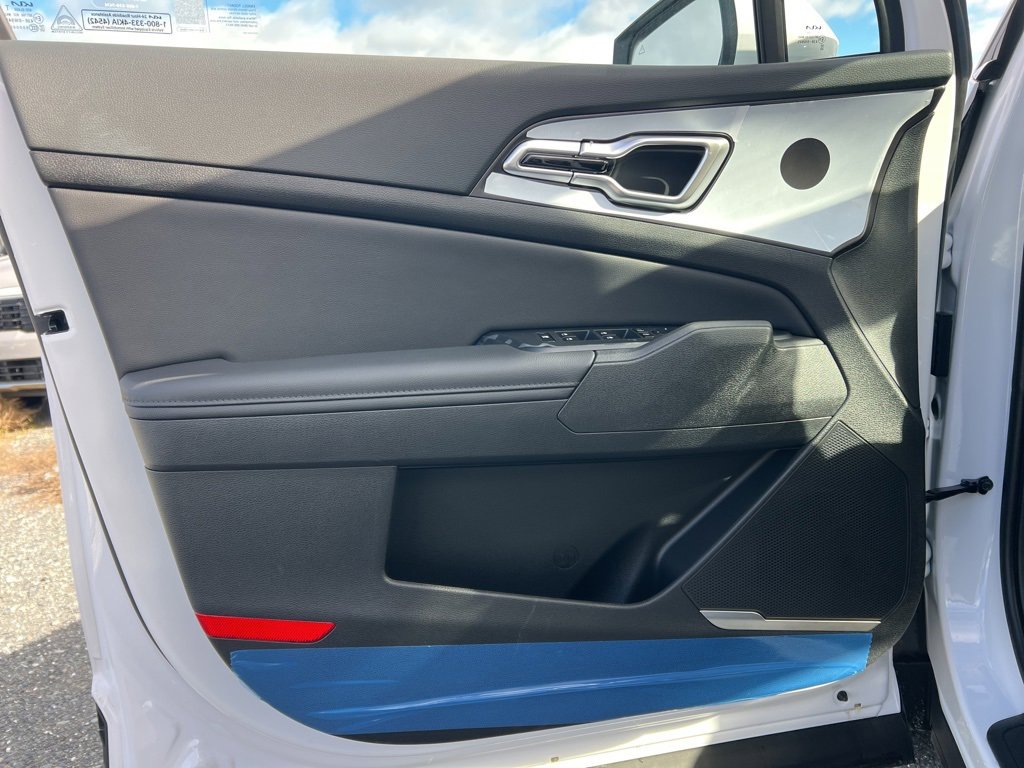 New 2026 Kia Sportage EX w/ EX Panorama Roof Package image 8