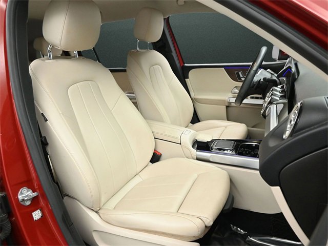 Used 2020 Mercedes-Benz GLB 250 w/ Premium Package image 20