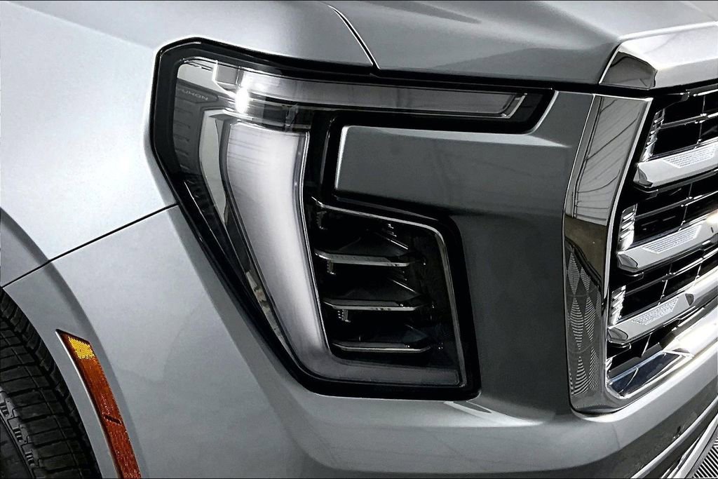 Used 2025 GMC Yukon Elevation AWD/4WD image 30