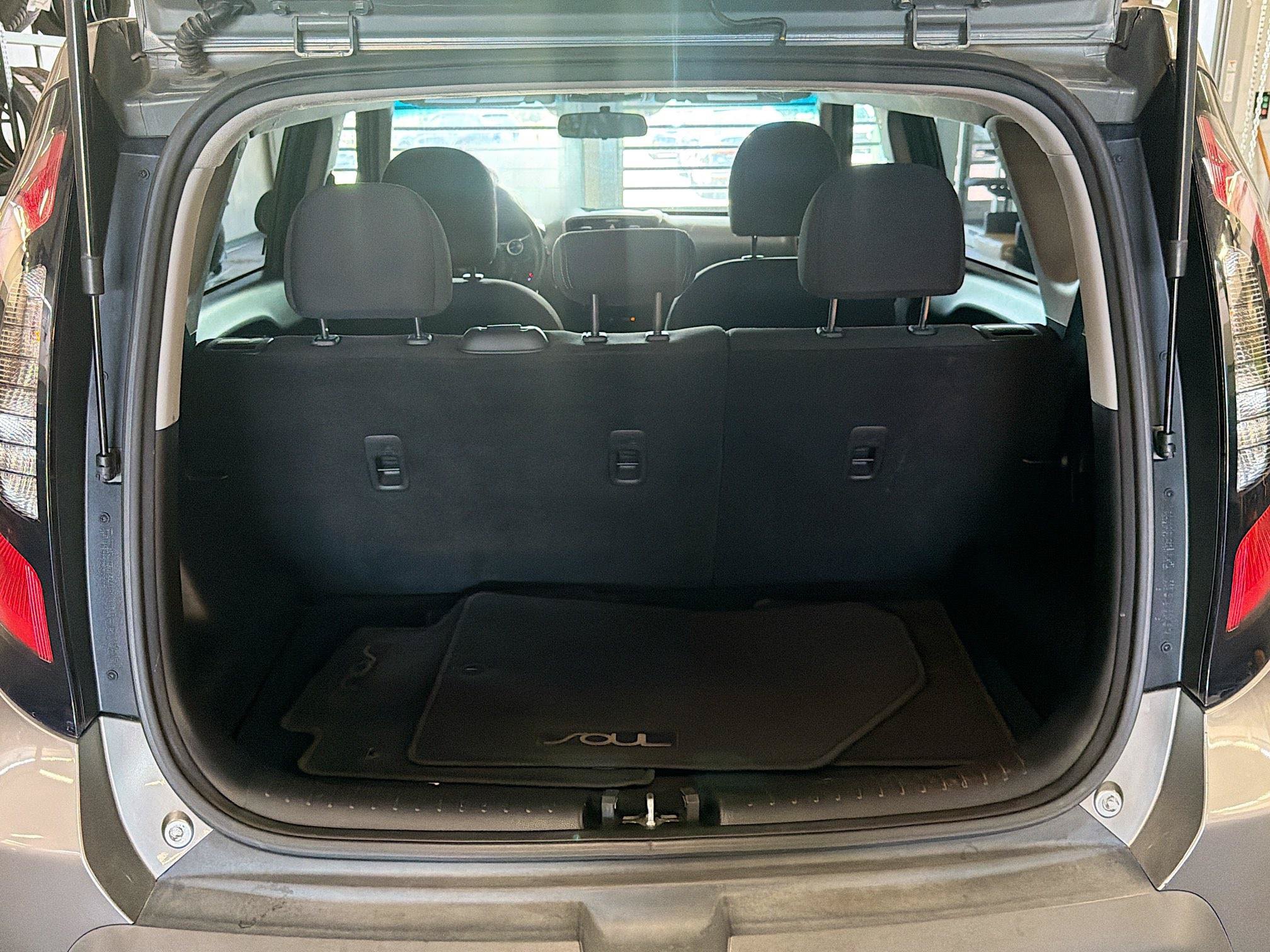 Used 2016 Kia Soul FWD image 25