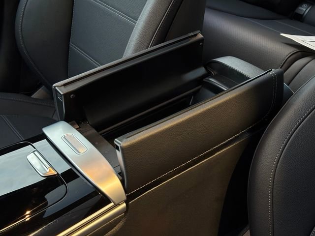 Used 2025 Mercedes-Benz C 300 4MATIC Sedan image 33