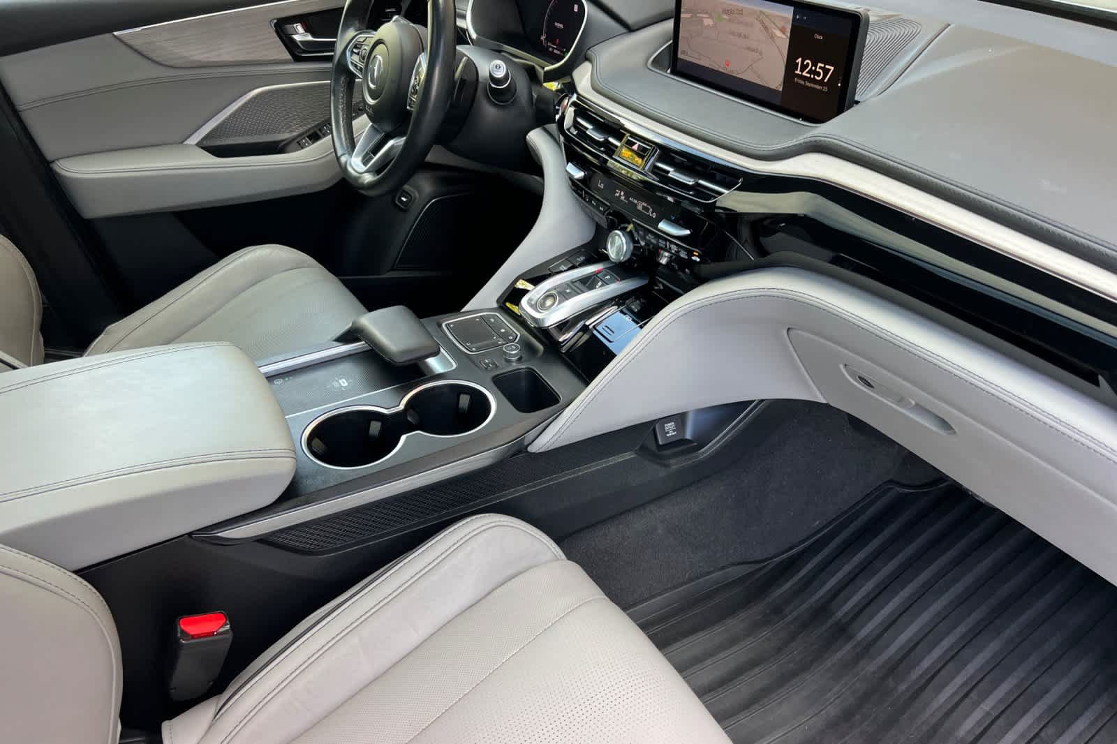 Used 2023 Acura MDX w/ Advance Package AWD/4WD image 18