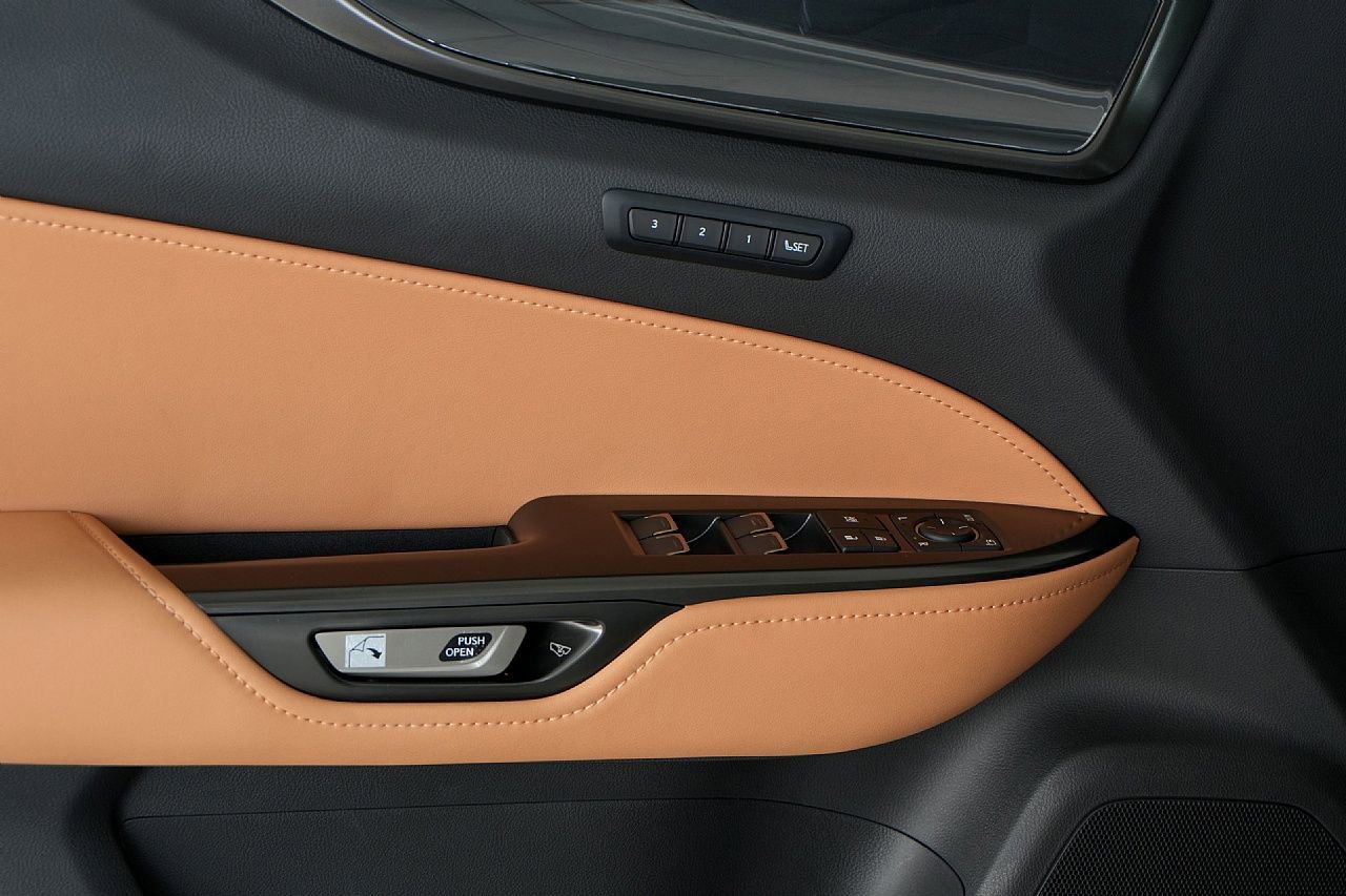 Used 2023 Lexus NX 350 AWD w/ Premium Package image 17