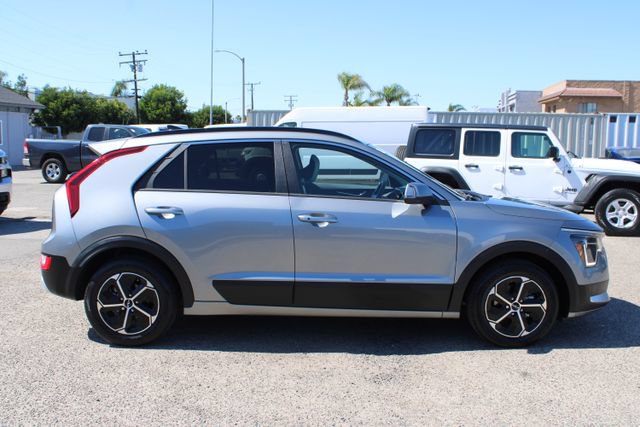 Used 2024 Kia Niro EX FWD image 3