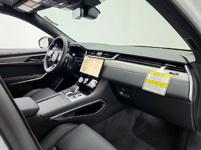 Certified 2026 Jaguar F-PACE R-Dynamic S AWD/4WD image 17