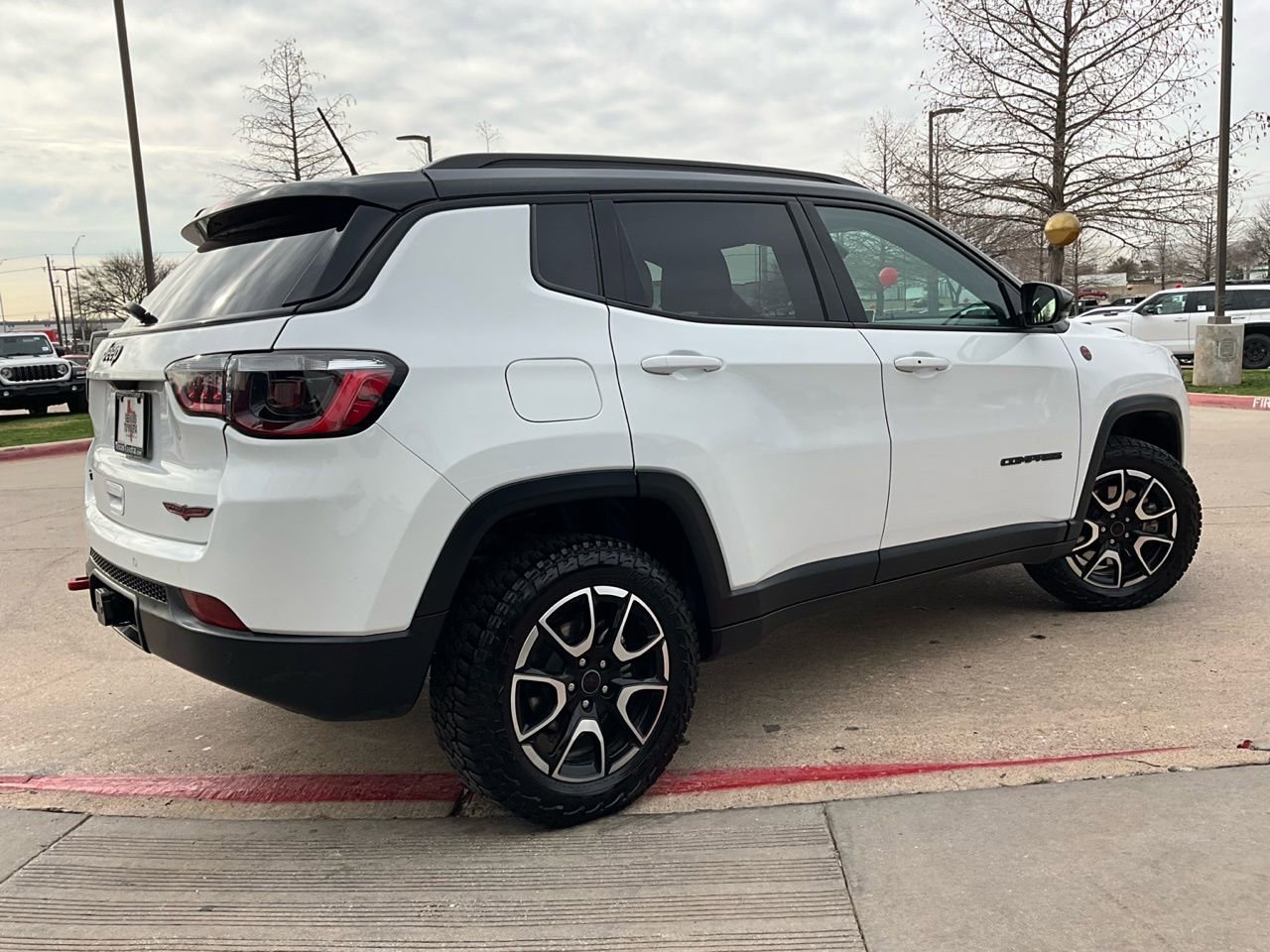 Used 2025 Jeep Compass Trailhawk w/ Trailer Tow Group AWD/4WD image 6