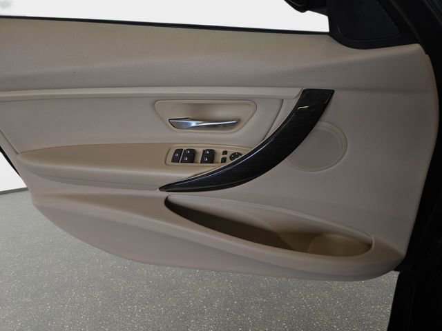 Used 2015 BMW 320i xDrive Sedan AWD/4WD image 29