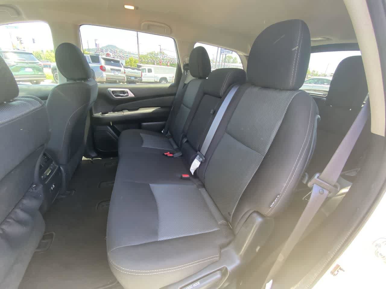 Used 2020 Nissan Pathfinder S AWD/4WD image 21