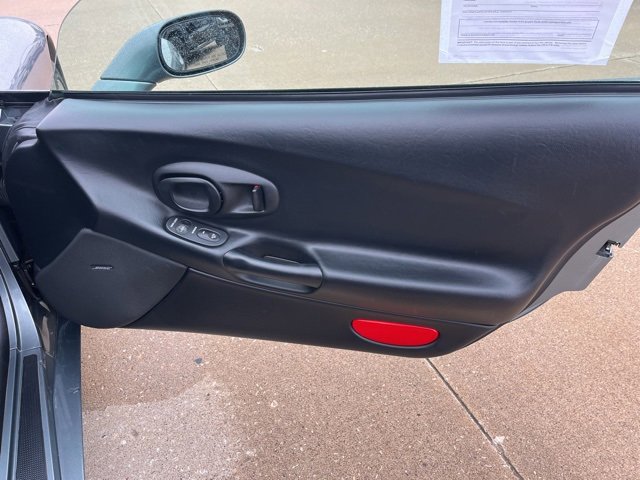 Used 2004 Chevrolet Corvette Coupe w/ Roof Package image 38