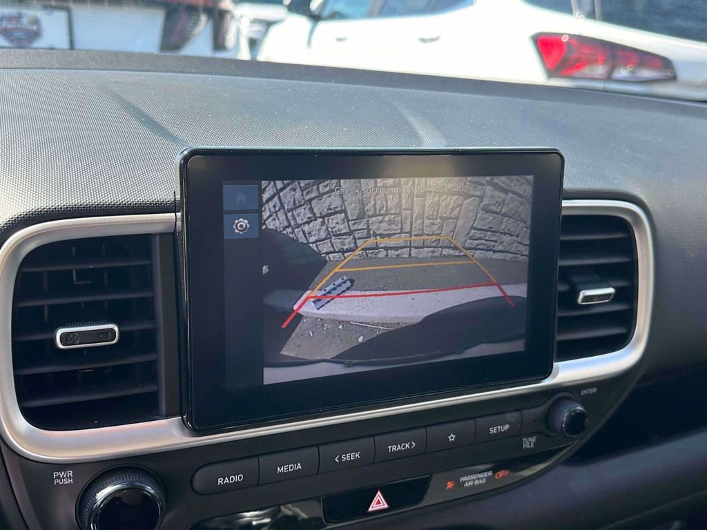 Used 2023 Hyundai Venue SEL FWD image 25