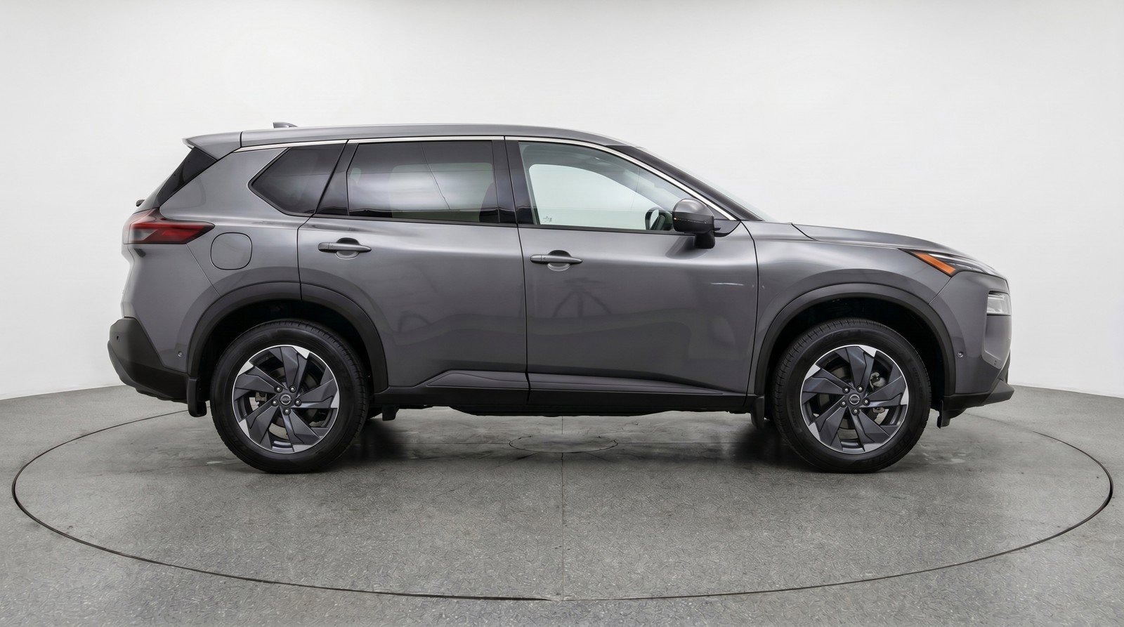 Used 2025 Nissan Rogue SV FWD image 11