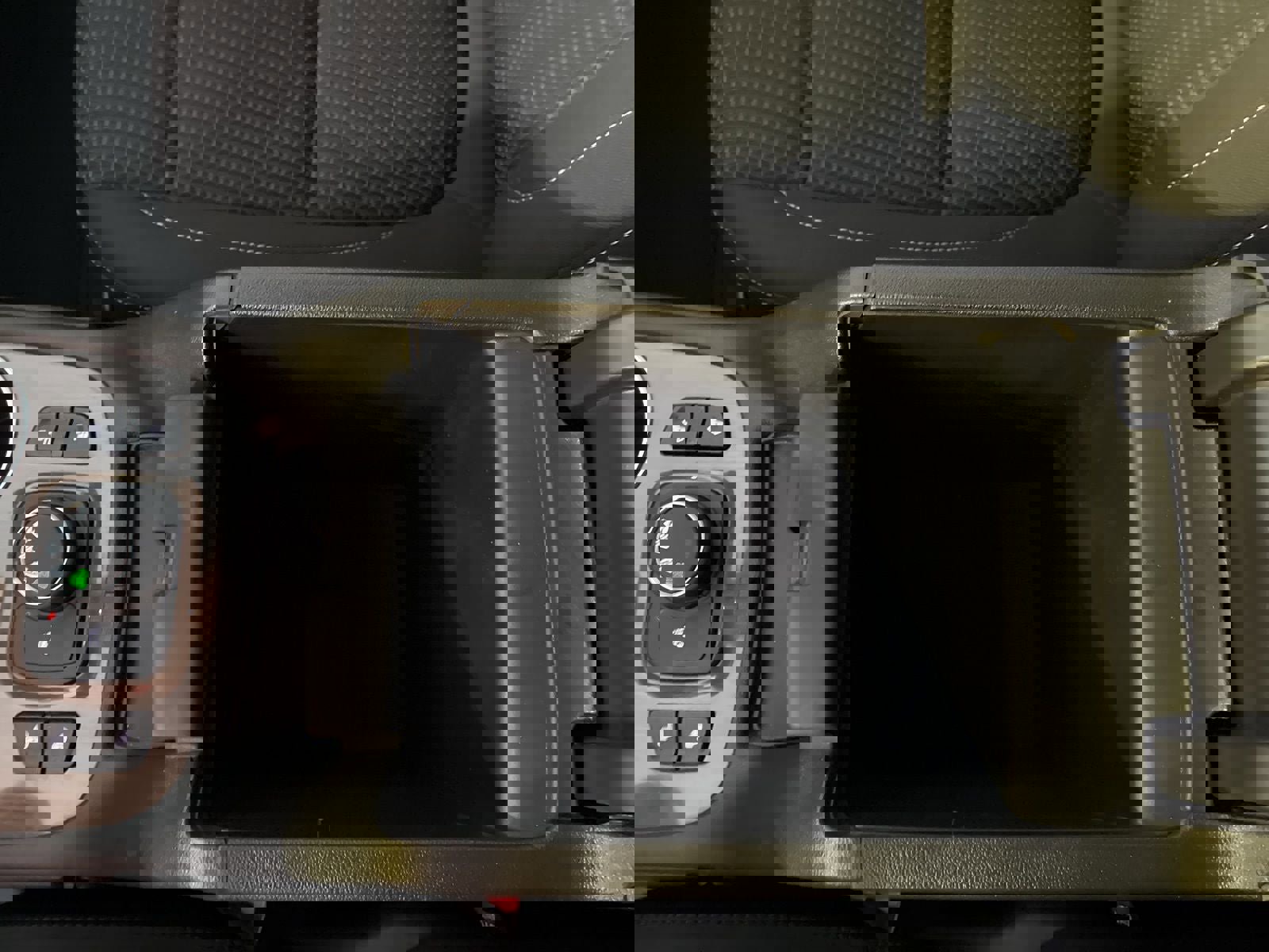 Used 2023 GMC Acadia SLE w/ Driver Convenience Package image 23