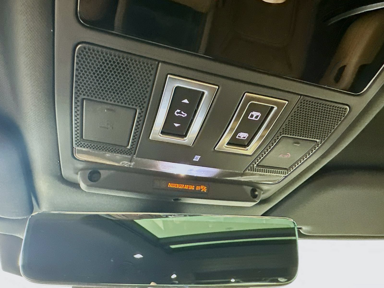 New 2026 Land Rover Defender 130 X-Dynamic SE AWD/4WD image 30